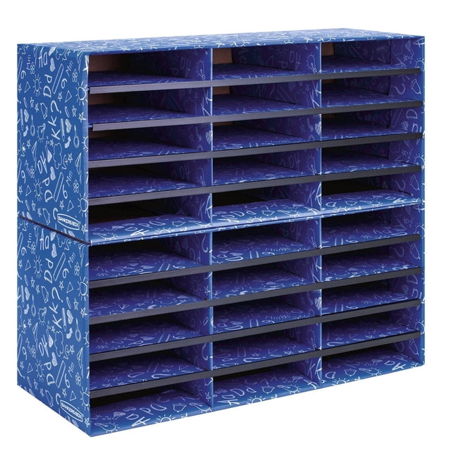 Bankers Box Trieur de Littérature de Classe à 30 Compartiments en Bleu avec Motifs de Gribouillis Éducatifs Blancs, Fait de Carton Recyclé à Plusieurs Couches, Comprenant 30 Grands Fentes Disposées en 5 Rangées et 6 Colonnes pour Organiser les Devoirs des Étudiants, les Fournitures d'Art et le Matériel de Classe.