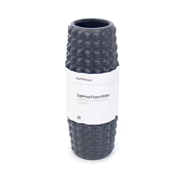 Purathletics Rouleau en Mousse Effilé Noir avec une Forme Effilée Profilée et une texture Carrée Surélevée, Mesurant 4,25 par 13 Pouces, Emballé dans une Étiquette Blanche avec Marque et Nom de Produit, Convient à la Récupération Musculaire et à l'Amélioration de la Flexibilité, Debout sur un Fond Blanc.