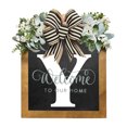 thumbnail image 1 of Couronne de Porte d'Entrée avec Plaque Lettre de Nom de Famille pour Décoration Suspendue Toute l'Année Enseigne en Bois de 10 Po de Diamètre, 1 of 1