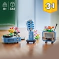 thumbnail image 3 of LEGO Creator Le tourne-disque avec des fleurs 31172 Ensemble de construction (366 pièces), 3 of 7