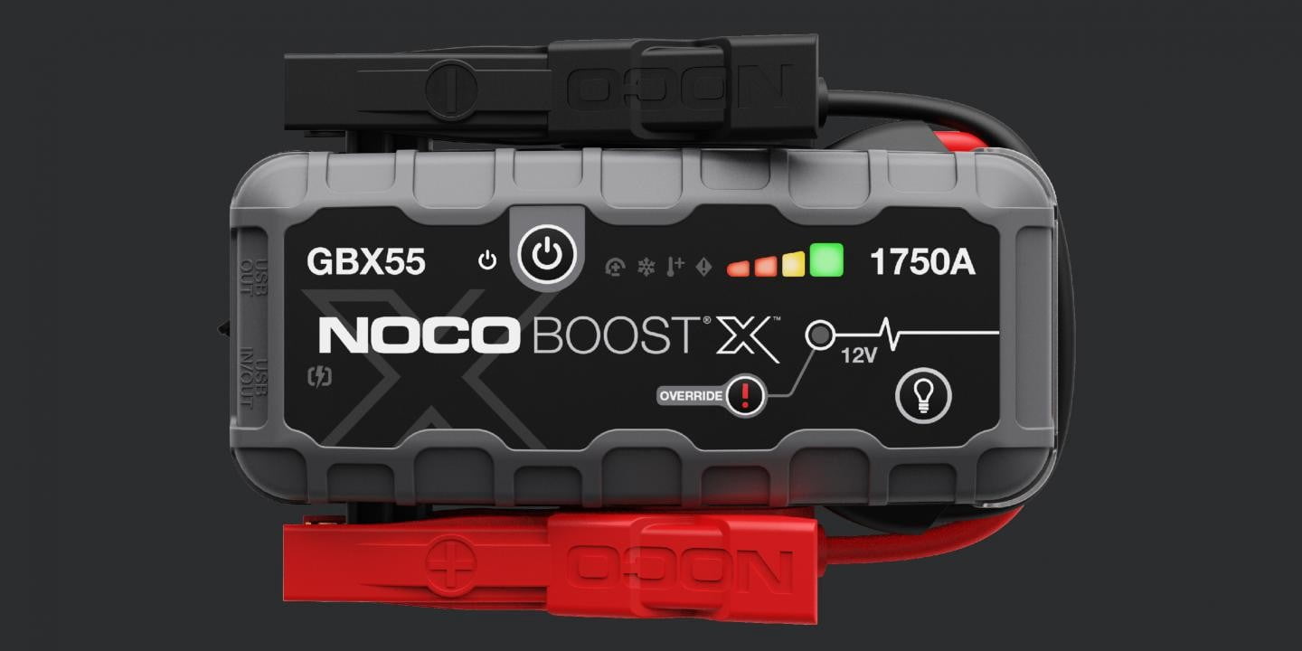 NOCO GB40 Boost 12V 1000A Jump Starter starter device with integrated 12V/USB battery