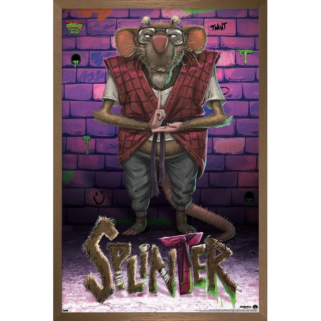 Chaos Mutant Les Tortues Ninja : - Affiche Murale Splinter Mettant en Vedette une illustration de Splinter, un rat Humanoïde Portant des Lunettes, un Gilet à Carreaux Rouges sur une Chemise Blanche et un Pantalon Gris, Debout contre un Mur de Briques Violettes avec des Gouttes de slime Vertes et des Graffitis, avec le Mot à Texture Duveteuse « Splinter' au Bas, Imprimé sur du Papier d'Affiche Lustré Mesurant 22,375 Pouces x 34 Pouces, Idéal pour la Décoration Murale de Chambre Ou de Bureau.