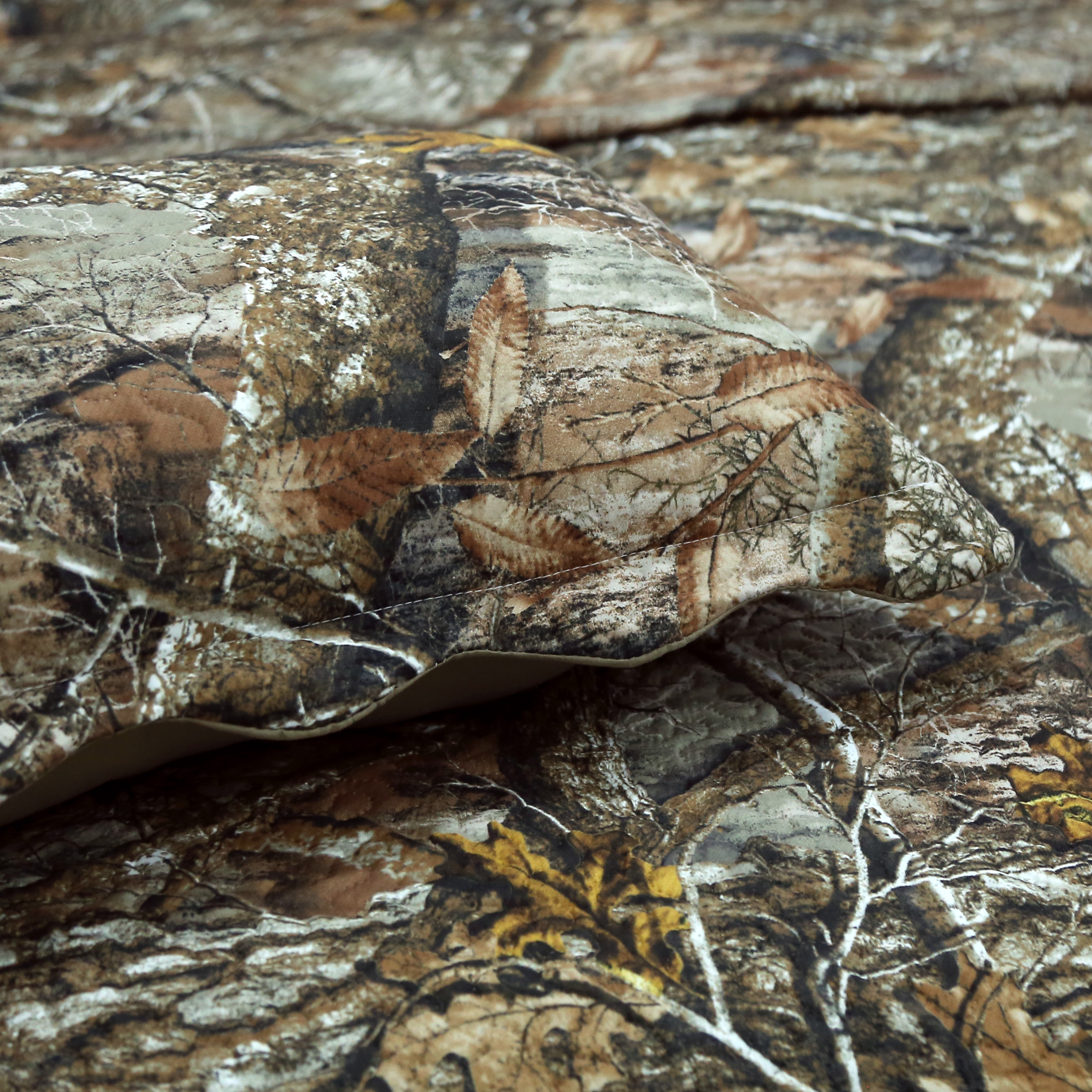 Literie 3 pièces Home Pinsonic Bedding, couvre-lit doux imprimé en relief avec 2 taies d'oreiller, motif camouflage rustique forêt, taille king.