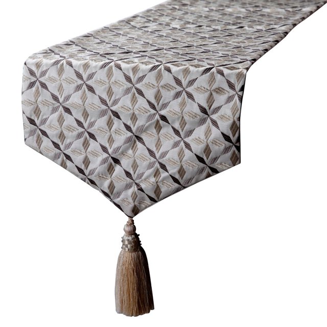 Le linge de table brodé HomeCentric 14 x 36 pouces de luxe avec des glands Ivoire