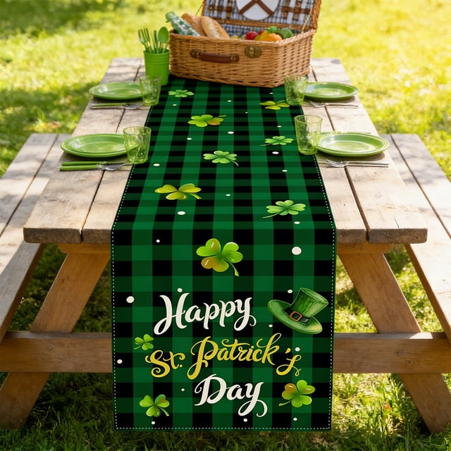 Fwttom St. Patrick's Day Table Flag Green Clovers Patterns Heat Insulating and Prevention of Pollution Linen Tablecloth Home Decoration