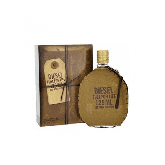 Diesel Fuel for Life by Diesel Eau de Toilette pour Lui, Bouteille de 125 ml avec Housse en Tissu Robuste et Détails Cousus, Exposée aux Côtés de Son Emballage de Vente au Détail original avec Étiquette Brune. Cette Eau de cologne pour Homme Offre des notes de Tête Épicées et Rosées avec Badiane et Poivre Rose.
