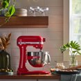 thumbnail image 4 of KitchenAid Batteur sur Socle à Bol Relevable 5,7 L (6 qt.), 10 Vitesses avec Accessoires et Bouclier Verseur, Rouge Empire, 4 of 5