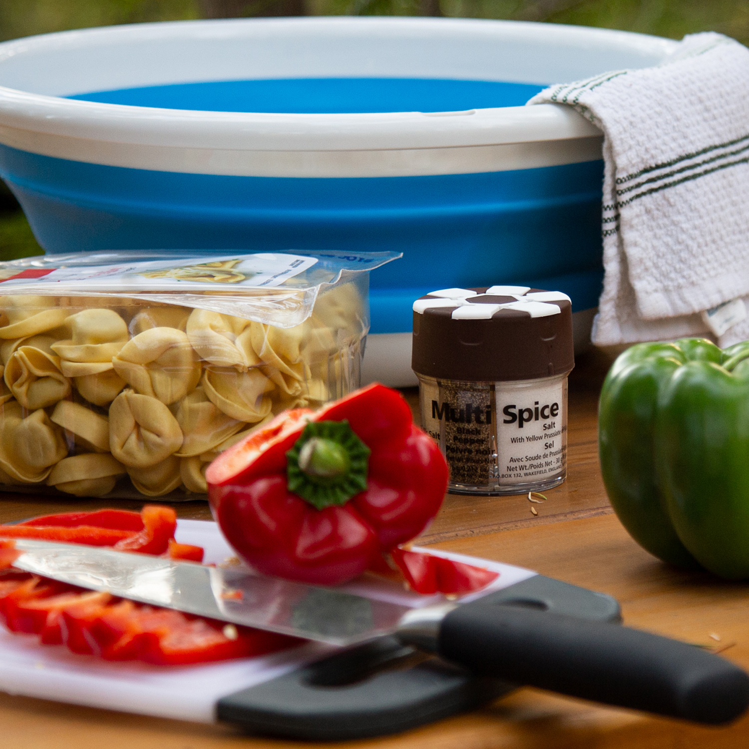 Coghlan's Moulinette multi-épices — Boîte de voyage compacte à 4 compartiments pour épices, pour le camping
