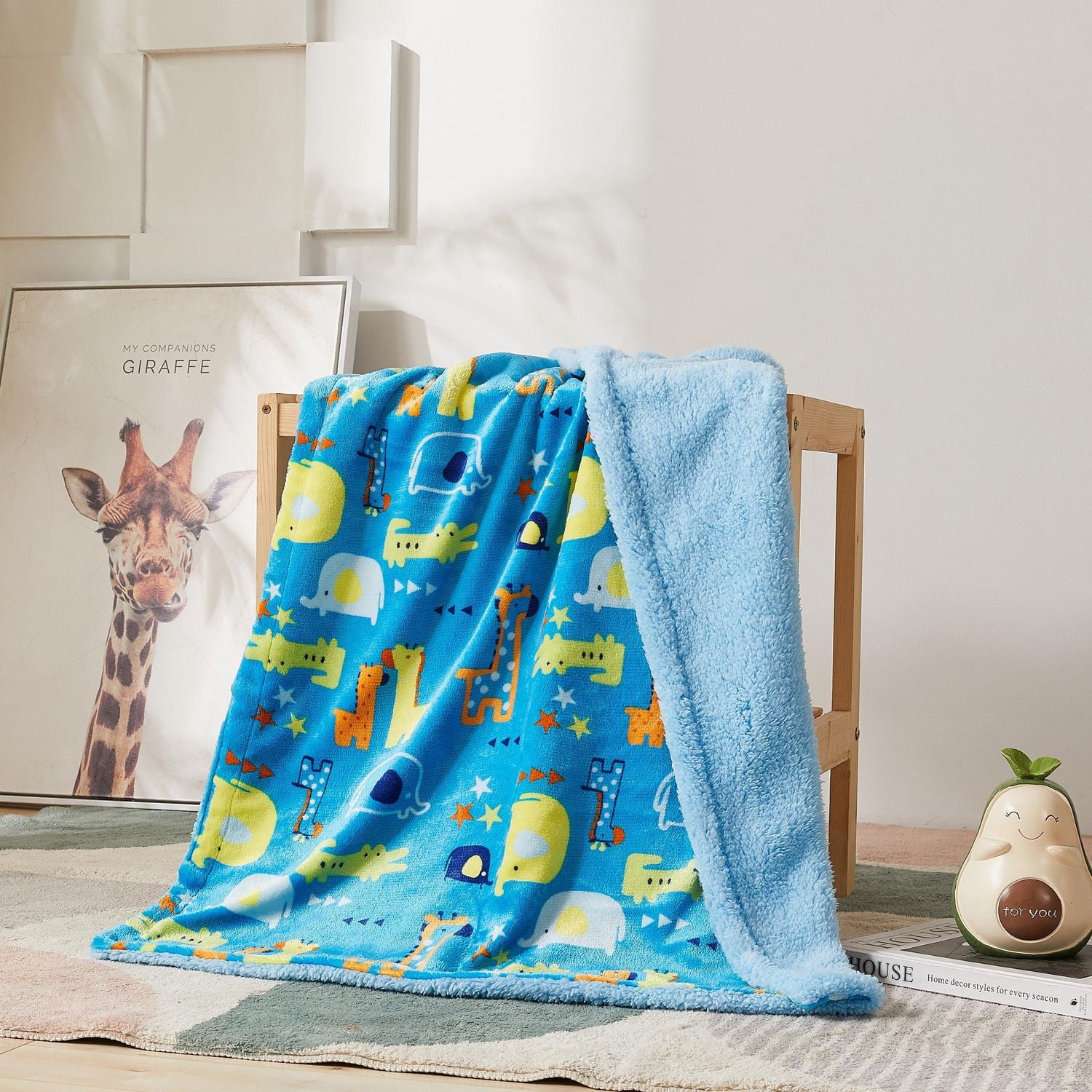 Couverture réversible en flanelle polaire Sherpa pour enfants, motif animalier, motif zoo, motif bleu, jaune et vert, 76 x 101 cm, motif de base bleu