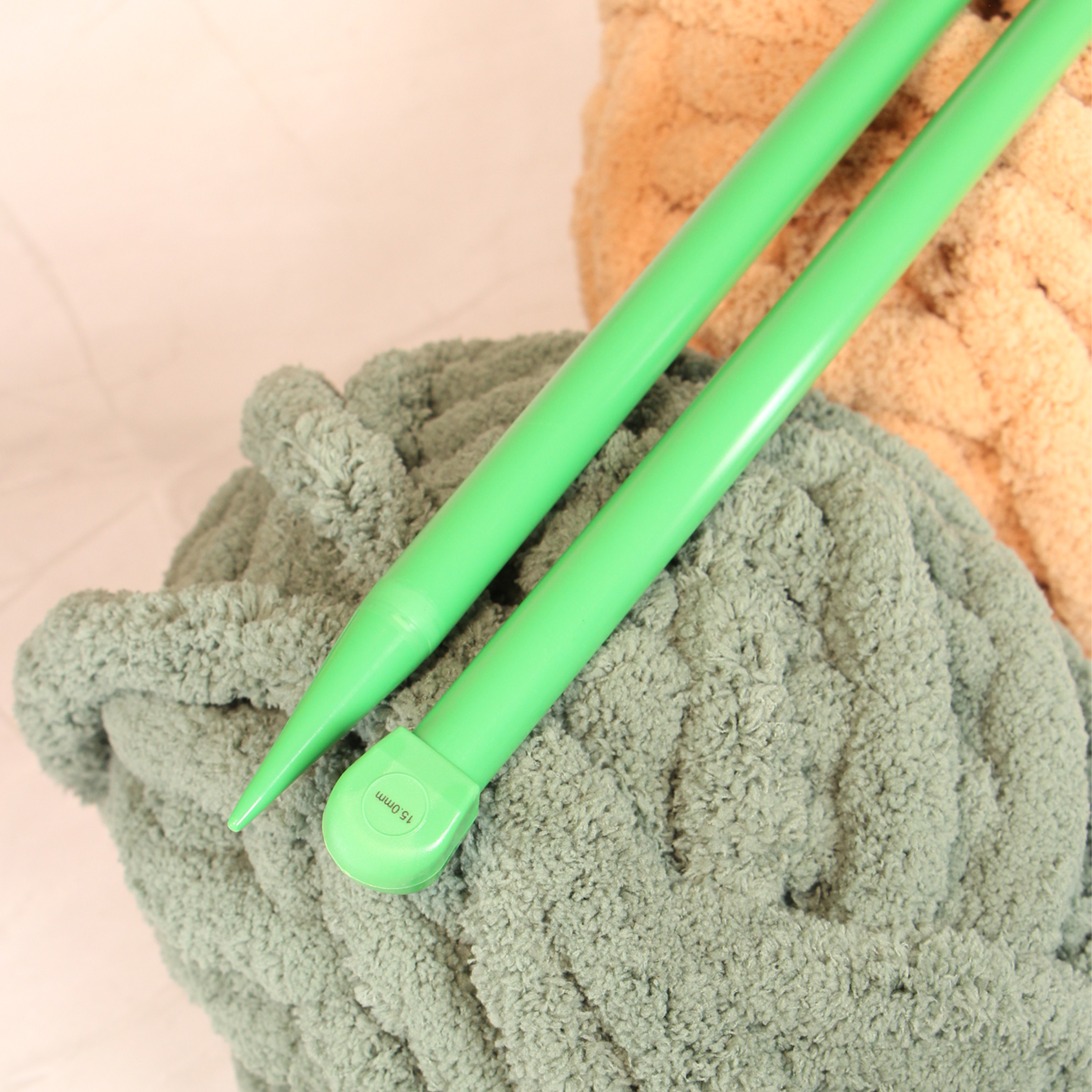 LOVE KNITTING Aiguilles à tricoter droites, plastique ABS, 35 cm (14 po), 15 mm (US P/Q)