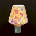 thumbnail image 1 of Fleurs sur une Lampe Abat-Jour en Forme de Veilleuse, 1 of 4