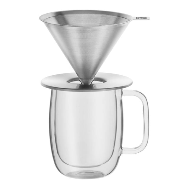 ZWILLING Ensemble de Goutteurs pour Café, 2 Pcs, Comprenant un Filtre Conique en Acier Inoxydable avec une Plaque Inférieure Antidérapante Détachable et une Tasse en Verre à Double Paroi Sorrento. le Goutteur Est Conçu pour une extraction de Saveur Optimale Sans Obstruer Ni Altérer le Goût du Café, pendant Que la Tasse en Verre Borosilicaté durable Maintient la Température de la Boisson et Reste Froide au Toucher. les Deux Composants Vont au Lave-Vaisselle et Conviennent aux Articles à Boire d'Un Diamètre Allant jusqu'à 3,9 Pouces (9,9 cm).