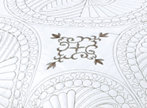 Couvre-lit Marina Decoration brodée, ensemble de literie ultra doux et uni, avec taie d'oreiller matelassée, motif géométrique marron