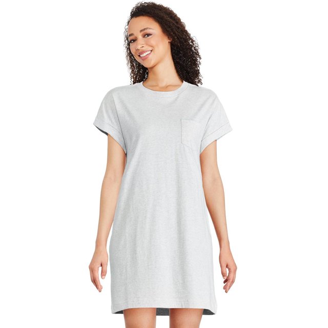 George Robe à Poches pour Femme en Gris à Coupe Décontractée, Vue Frontale. Fabriquée en Tricot jersey 100 % Coton, avec Encolure Ras du Cou, Manches dolman Courtes, Poche Poitrine Plaquée et Ourlet Droit. Convient aux Tenues Décontractées et aux Pique-Niques en Famille.