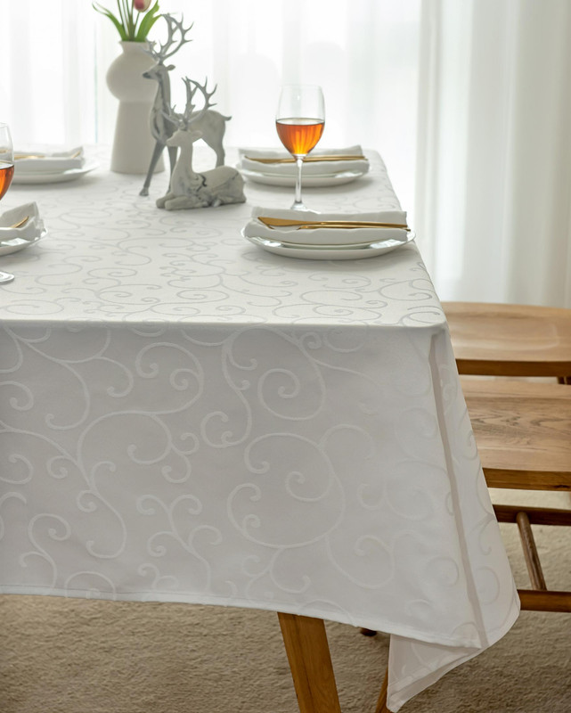 Nappe décorative Jacquard imperméable, épaisse et élégante, de qualité supérieure, à motif damassé uni volutes, résistante aux liquides taches, blanche, forme oblongue (152 x 305 cm)