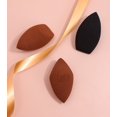 thumbnail image 2 of Éponge de Beauté LUXE, 2 of 3