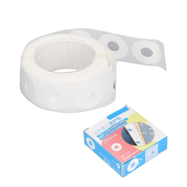 Autocollants Perforateurs par Gashome, Comprenant un Rouleau d'Environ 250 Autocollants Adhésifs en PVC Imperméables. Ces Autocollants Ont un Diamètre Intérieur de 6 mm et un Diamètre Extérieur de 15 mm, Conçus pour Renforcer et Réparer les Trous Ronds de Feuilles en Vrac. le Rouleau Est Présenté à Côté de Son Emballage, Ce Qui Met en Valeur Ses Usages Multifonctions Tels Que Marquer des Jours Importants, Sceller des Enveloppes, Embellir des albums photo DIY et Protéger les Trous de Classement. Idéal pour les Fournitures de Bureau et Scolaires.