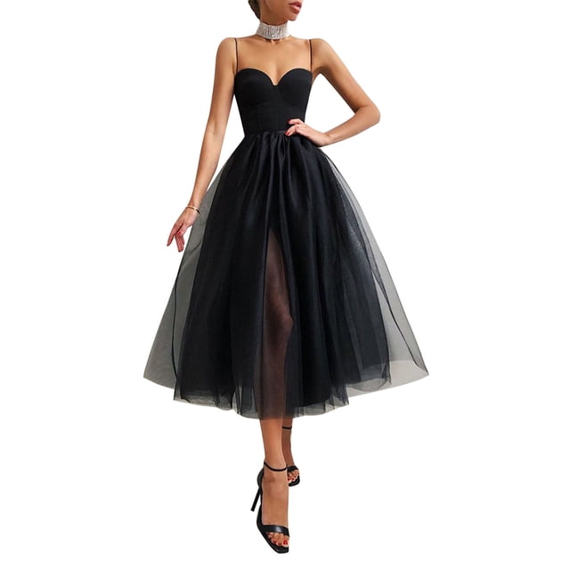 Kmbangi Robes d'Invitée de Mariage pour Femmes Été Bretelles Spaghetti Encolure Cœur Fente Latérale Bretelles en Maille Robe de Cocktail en Noir. Cette Robe Sans Manches Présente une Encolure Cœur, de Fines Bretelles Spaghetti et une Fente Latérale avec une Superposition en Maille. Fabriquée en polyester, Elle Est Respirante et Confortable pour les occasions d'Été comme les Cocktails, Mariages Ou Rassemblements Décontractés. Offerte en Tailles P, m, L et TG.