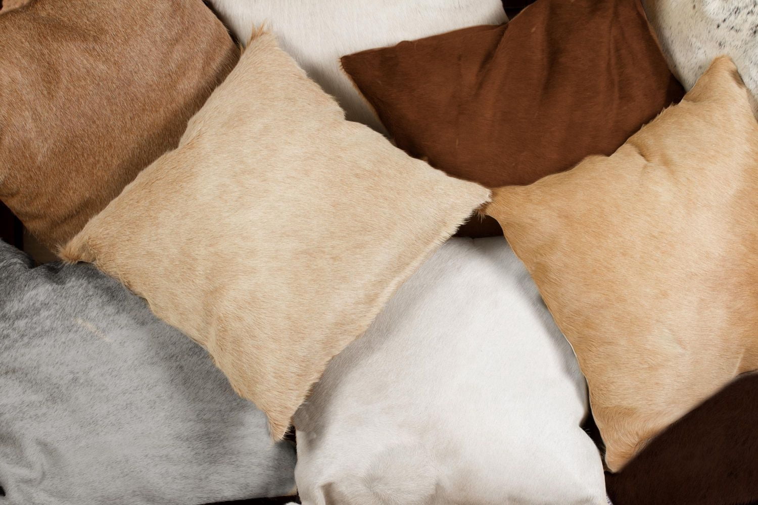 COUSSINS TORINO EN PEAU DE VACHE 18"X18" 2 PQT