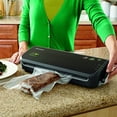 thumbnail image 4 of FoodSaver FM2000 Trousse de Départ pour Scelleuse sous Vide avec Scelleuse sous Vide Portative, Noir, 4 of 5