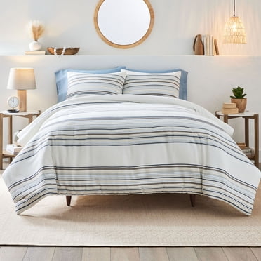 Better Homes & Gardens Full/Queen Comforter Set, Heavy Weight Warmth, 3-Piece, Blue Yarn Dye Stripe