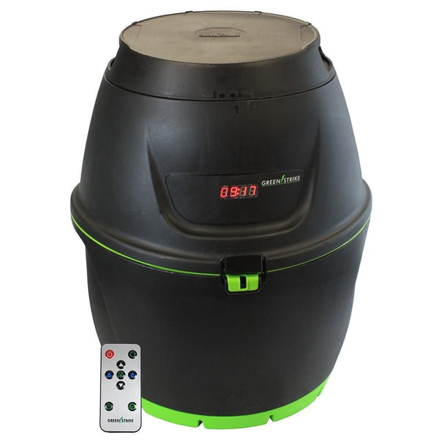 GREENSTRIKE® Prévention Automatique contre les Moustiques - Culex en Noir et Vert avec Minuterie Numérique et Loquet, Utilisant la Technologie Zéro Éclosion pour Piéger les Oeufs de Moustique et Réduire la population de Moustiques, Montré avec une Télécommande Blanche, Convient à la Lutte contre les Insectes à l'Extérieur dans les Aires de Jardin.