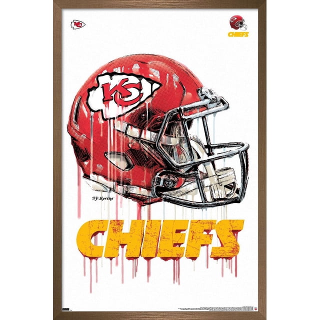 NFL Kansas City Chiefs - Affiche Murale « Drip Helmet 20 », 14,725 Po x 22,375 Po Encadrée, Représentant un Casque de football des Kansas City Chiefs Rouge Orienté vers l'Avant avec un Effet de Peinture Goutte à Goutte et un logo d'Équipe sur Fond Blanc, avec un Texte Audacieux « Chiefs » Jaune en Dessous, Encadré en Bois Brun, Convient pour Décorer les Chambres de Fans de Sport Ou les Bureaux.