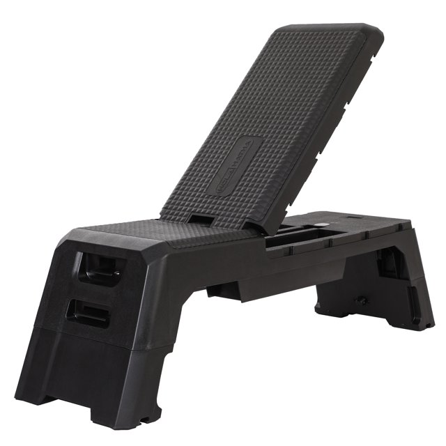 HolaHatha Plateau Aérobique D\'entraînement Physique Multifonctionnel avec Compartiment de Rangement, Fini Noir. Cet Outil D\'entraînement Physique Polyvalent Offre des positions de Dossier Ajustables (0 à 80 Degrés), Deux Niveaux de Hauteur (8,5 Pouces et 14,5 Pouces), et Trois postures (Plat, Inclinaison, Déclin). Il Comprend des surfaces en Caoutchouc Antidérapantes pour la Sécurité, des Compartiments de Rangement Internes pour l'Équipement, et un design Pliable pour un Rangement Facile. Convient aux Exercices comme les squats, les lunges et les bench presses, Il Supporte jusqu'à 440 Livres