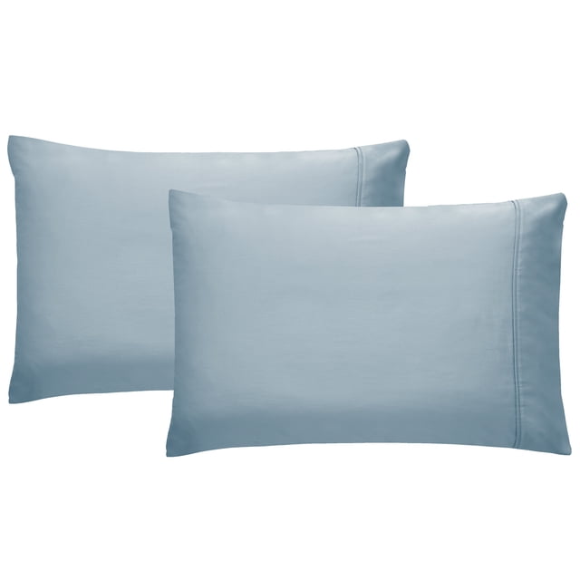California Design Den 100% Cotton Pillowcases, set of 2 in sky blue, featuring a luxurious 400 thread count sateen weave. These Queen/Standard-sized pillowcases measure 53cm W x 81cm L and include a 10cm hem for a secure fit. Made from breathable, natural cotton certified STANDARD 100 by OEKO-TEX®, ensuring softness and durability. Ideal for healthy sleep and easy maintenance with minimal wrinkling and no fading or pilling.