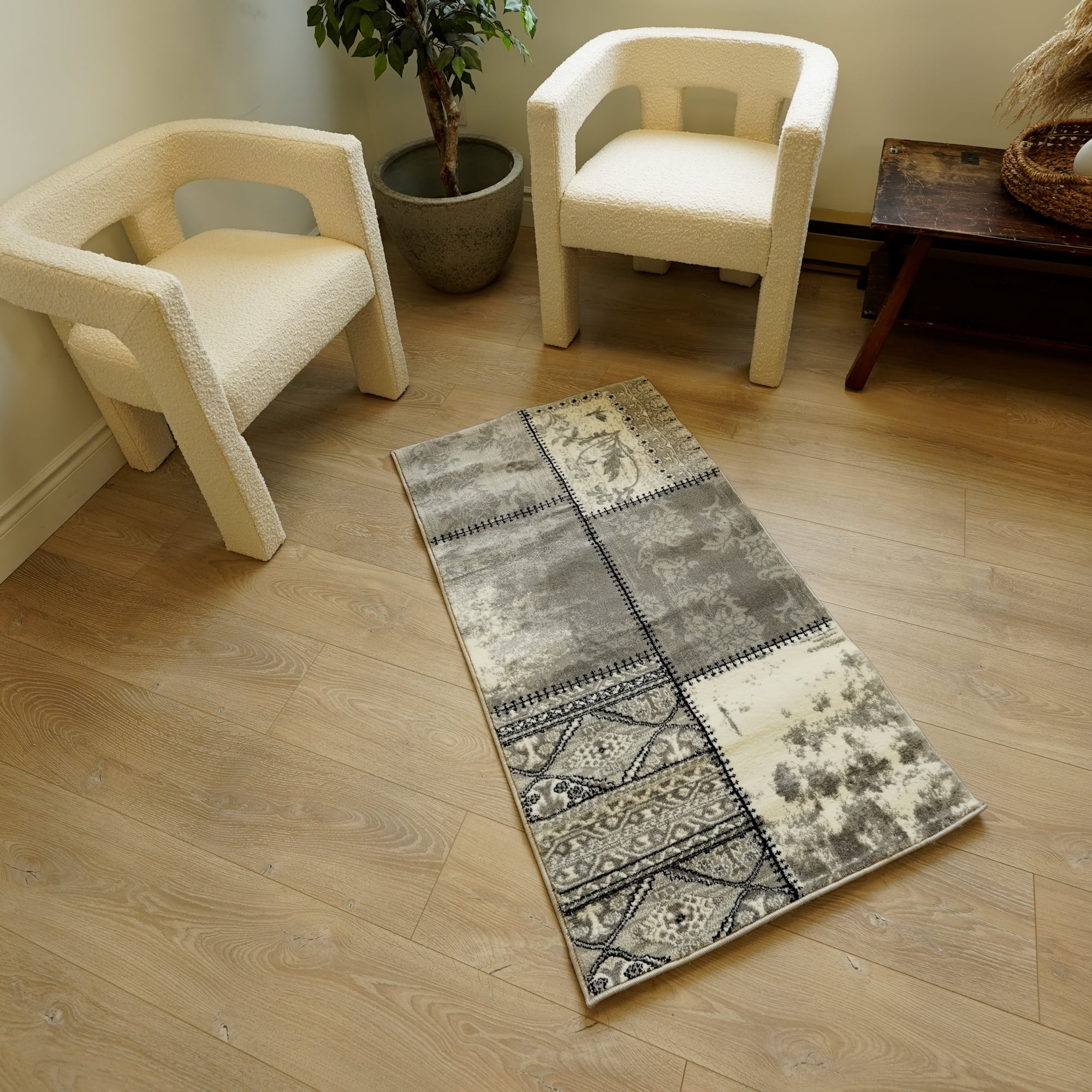 Tapis d'intérieur abstrait moderne avec montage de branches de tapis