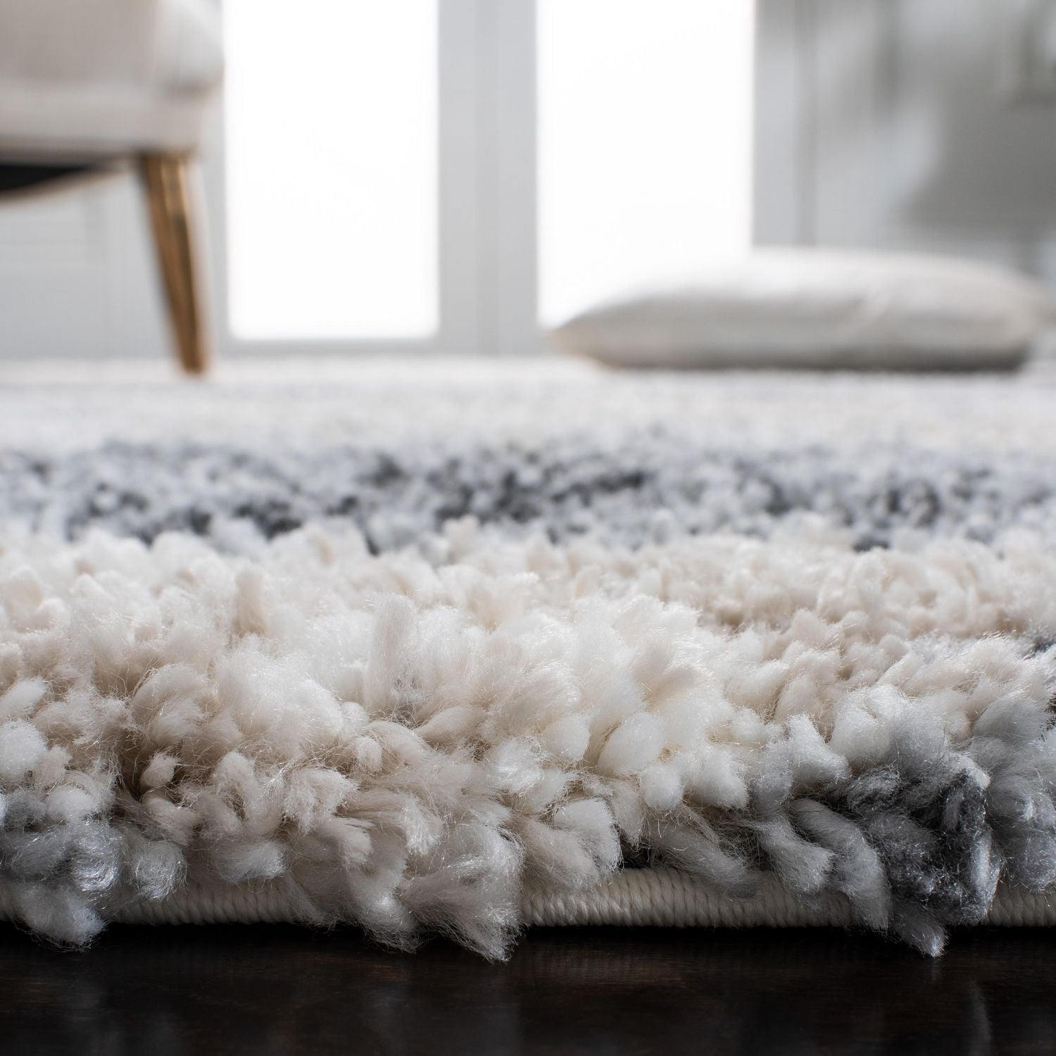 Safavieh Fontana Katina Abstract Distressed Plush Shag Area Rug