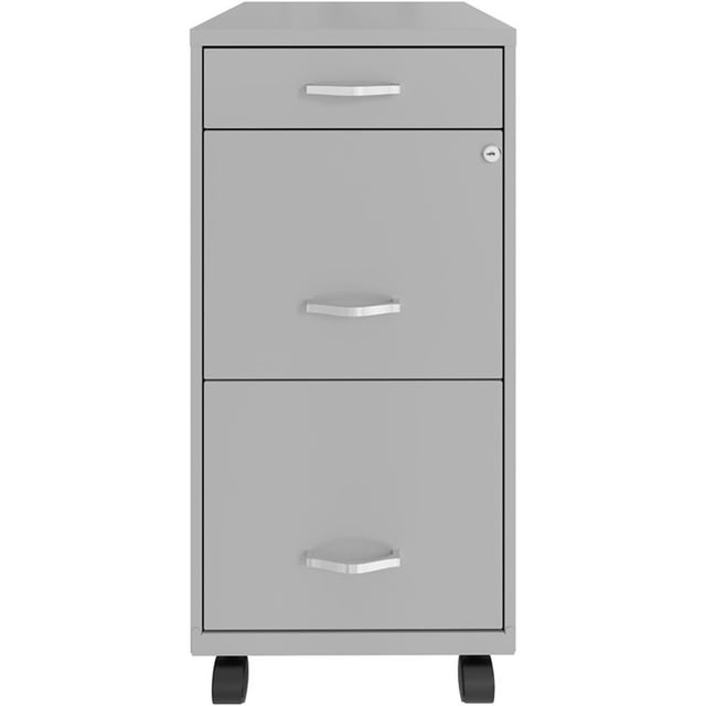 Pemberly Row Classeur Vertical en Métal Argenté à 3 Tiroirs, Préassemblé et Verrouillable, Montré dans une Vue Orientée vers l'Avant. Comprend Trois Tiroirs Spacieux avec des Poignées Argentées Épurées, un design Mobile avec des Roulettes Noires, et une construction en Métal durable dans une Finition Argent Moderne. Dimensions : 29,52 Pouces de Hauteur, 14,25 Pouces de Largeur et 18 Pouces de Profondeur.