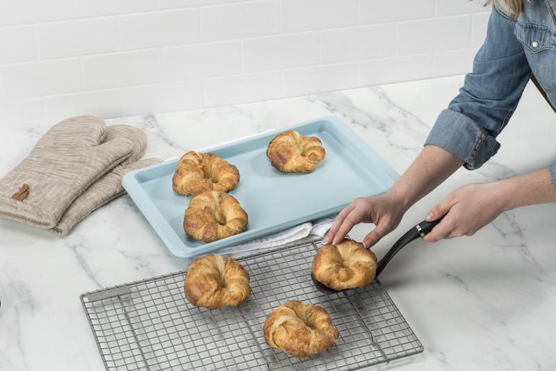 KitchenAid Plaque à pâtisserie de 13 x 18 pouces Eau minérale