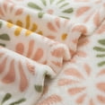 thumbnail image 3 of Couverture en peluche Mainstays à motifs floraux, 3 of 7