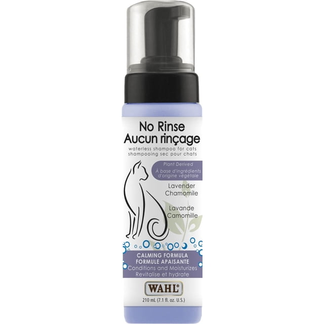 Wahl No Rinse Cat Shampoo 210ml bottle with black pump dispenser and clear cap, waterless shampoo for cats with plant-derived lavender and chamomile, calming formula that conditions and moisturizes fur without rinsing.