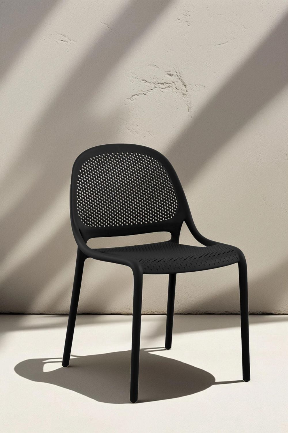 Chaise à dîner sans accoudoirs Summer noir (4 chaises/boîte)