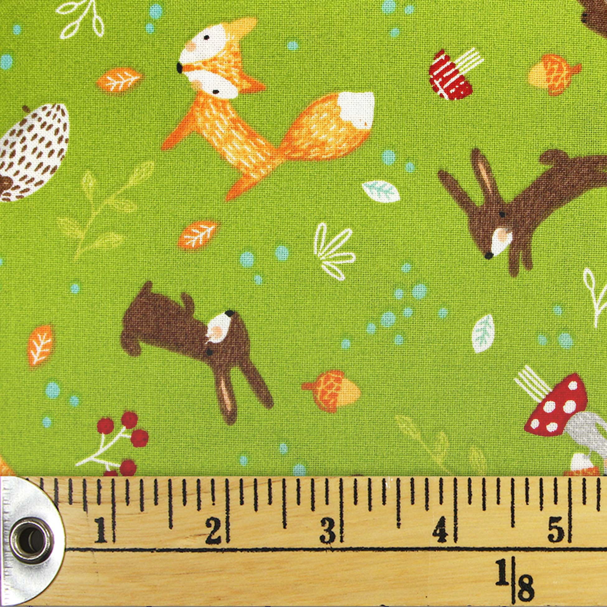 Fabric Creations Green with Foxes, Hedgehogs and Rabbits Fat Quarter Pre-Cut Fabric - 46 cm (18 in) × 53 cm (21 in)/45 cm (17.7 in) × 53 cm (20.9 in), Forest, 18x21
