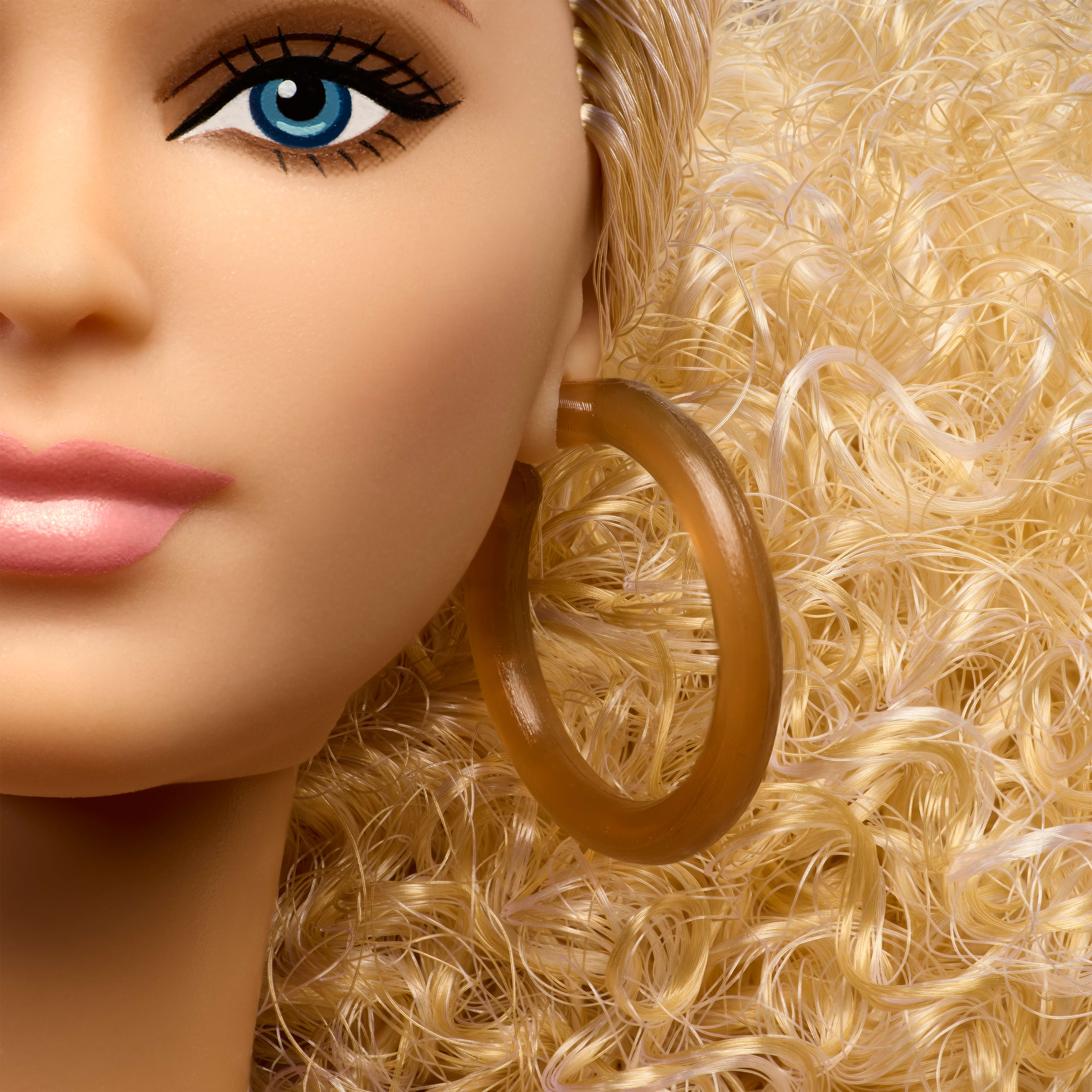 Barbie Poupée Barbie Basics Modèle 07 cheveux blonds et pantalon blanc