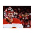 thumbnail image 1 of Dustin Wolf Masque de Gardien des Flames de Calgary Signé Profil Photo 8x10, 1 of 1