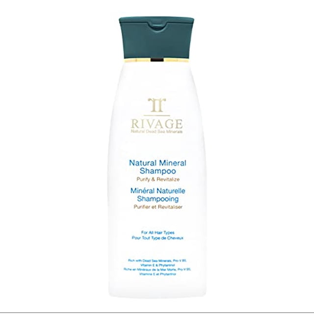 Rivage Natural Dead Sea Shampoing Minéral Naturel Bouteille de 250 ml avec Corps Blanc et Capuchon Vert à Rabat. l'Étiquette Présente le logo Rivage et un Texte Mettant en Valeur Ses Bienfaits, Y Compris le Nettoyage des Impuretés, l'Élimination des Pellicules et un Cuir Chevelu Apaisant et Irrité. Convient à Tous les types de Cheveux.