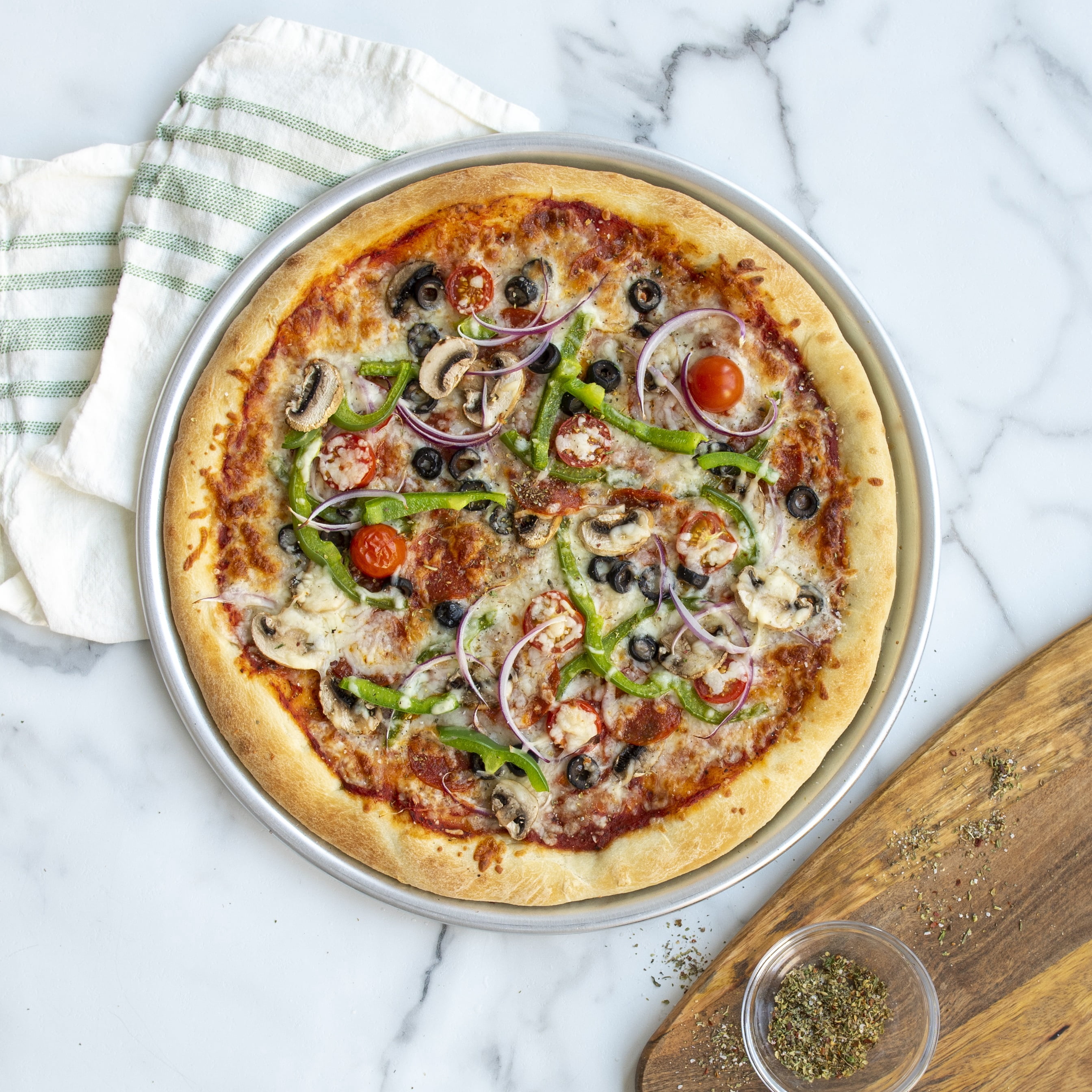 Moule à pizza en aluminium Nordic Ware Naturals™