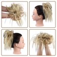 thumbnail image 3 of Chignon Désordonné Pièce de Cheveux Extension de Cheveux avec Bande Élastique Chignon Ondulé Extensions de Cheveux Synthétiques Chouchous Chignons Postiche pour Femmes, 3 of 7