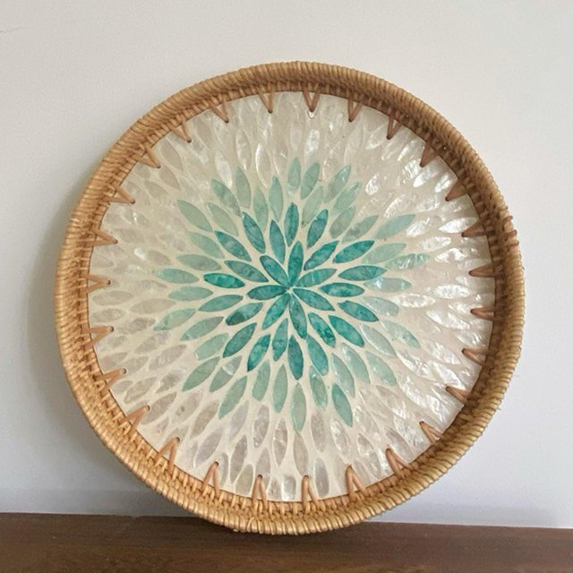 <p>Rattan Woven Serving Tray, Handcrafted Rattan Fruit Plate Shells Natural For Coffee Table</p>
