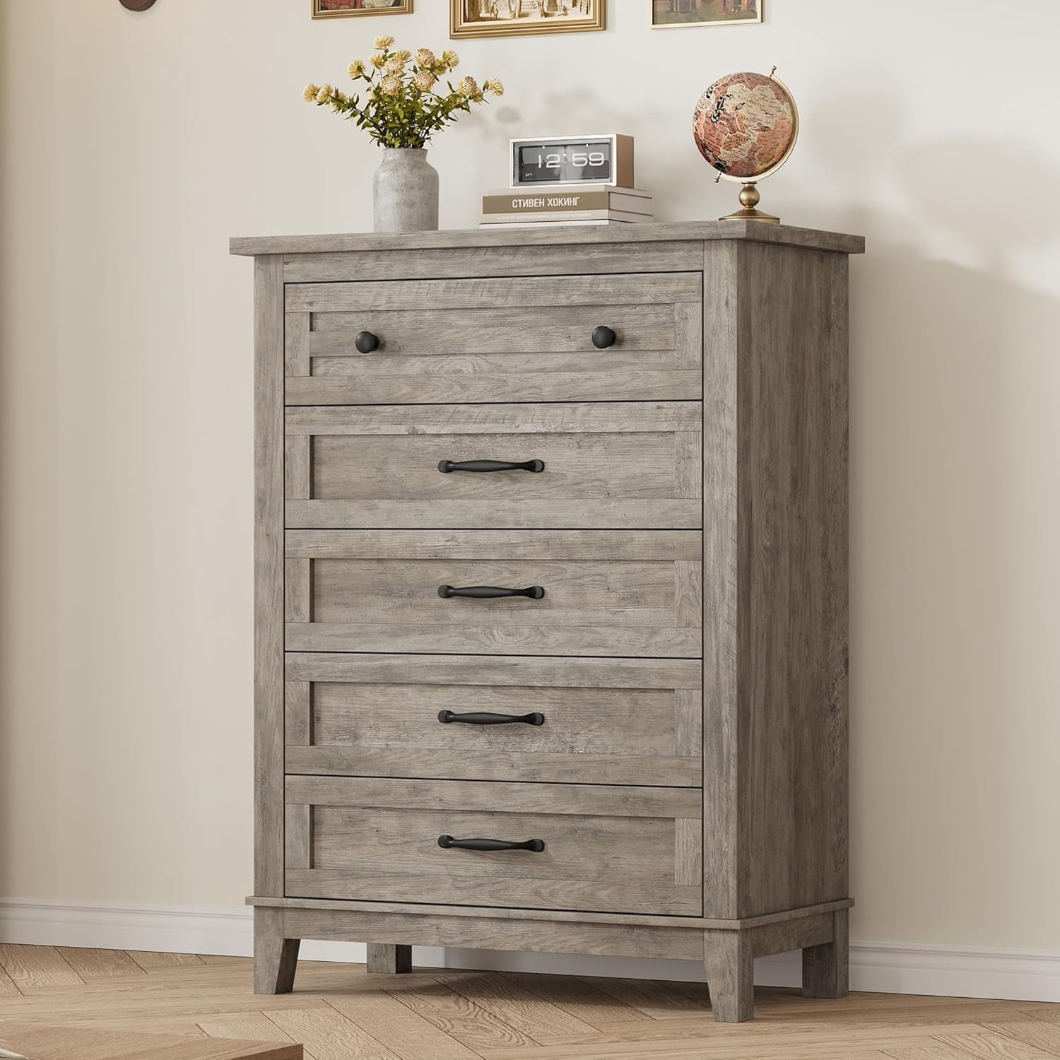 Commode à 5 Tiroirs pour Chambre, Commode Verticale de 41,3 Po de Hauteur avec Grand Rangement, Coffre de Garde-Robe Autoportant en Bois pour Chambre, Salon, Gris Cendré