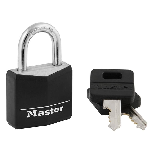 Master Lock Cadenas à Clé Corps Plein 131D Vue Orientée vers l'Avant d'Un Corps Plein Noir Recouvert de Vinyle de 1-3/16 Po (30 mm) avec une Manille en Acier Trempé de 3/16 Po (5 mm) de 5/8 Po (16 mm) de long, Cylindre à 4 Broches et Leviers de Verrouillage Doubles; Master Lock de Marque Canada, Souvent Utilisé pour Sécuriser les Remises, Casiers et Boîtes à Outils.