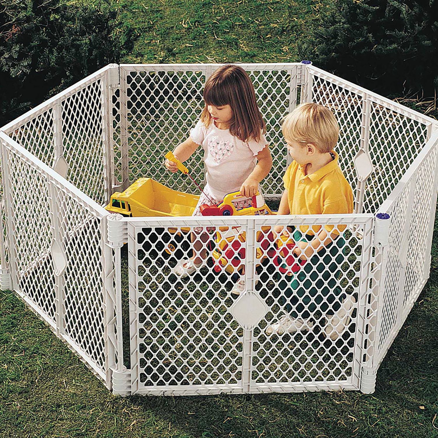 North States 6-Panel Easy To Use Baby Gate Plastic Superyard Classic Baby or Pet Playard