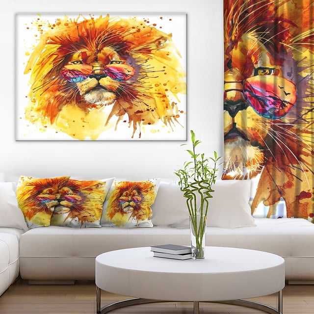 Design Art le Roi Regardant Impression sur Toile Mettant en Vedette un Visage de lion Aquarelle avec une Crinière orange et Jaune Portant des Lunettes de Soleil Roses Réfléchissantes, Galerie Enveloppée sur un sous-Cadre en Bois de 1 Po, Prête à Accrocher au-Dessus d'Un sofa Blanc avec Coussins et Rideau Assortis dans un Salon Moderne.