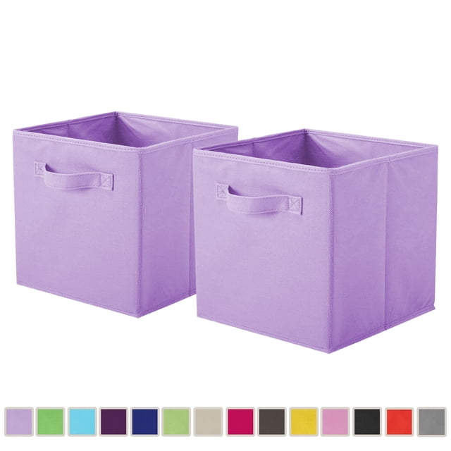 YOYTOO Lot de 2 Bacs de Rangement Pliables en Tissu Cube, Bacs de Rangement Pliables de 11 Pouces Présentés en Couleur Violet Vif. Ces Bacs de Rangement Pliables Sont Faits de Tissu Non Tissé Léger avec Poignées Latérales Durables pour un Transport Facile. Chaque Bac Mesure 11 x 10,5 x 10,5 Pouces et Est Conçu pour s'Insérer dans des Compartiments de Rangement en Cube. Idéal pour Organiser des Vêtements, des Jouets Ou des Fournitures de Bureau, Ces Bacs Sont Polyvalents pour une Utilisation dans les Garde-Robes, les Étagères Ou les Bureaux. La Conception Pliable