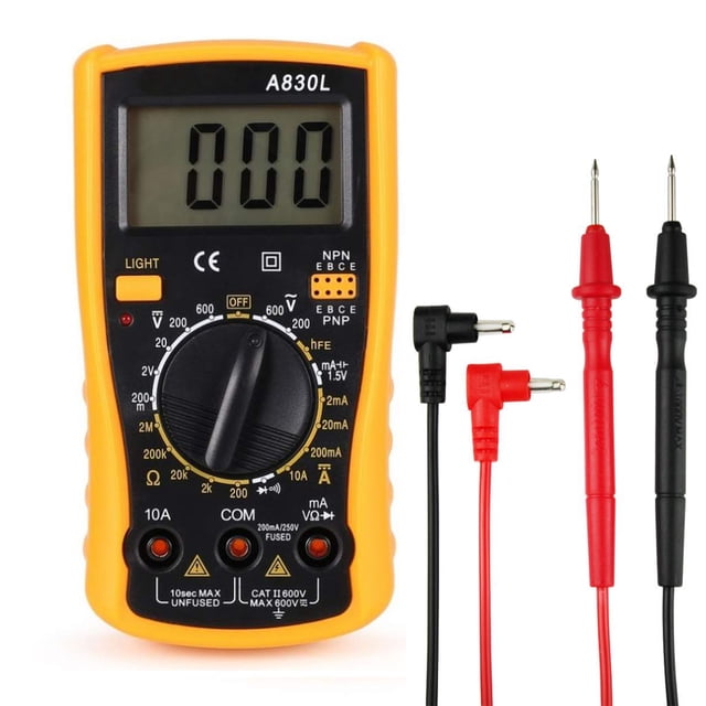 axGear Multimètre Numérique LCD Ammètre CA/CC Résistance Testeur de Capacité avec Boîtier Jaune, Grand Écran LCD et Cadran Rotatif pour Sélectionner des modes Tels Que Tension CA/CC, Courant CC, Résistance, diode, hFE et Continuité. Comprend des Prises de test Rouges et Noires avec Connecteurs Inclinés. Testeur Électrique Compact et portable Idéal pour les applications en Laboratoire, en Usine et à la Maison. Multimètre Multifonction avec protection contre les Surcharges et indication de Batterie Faible.