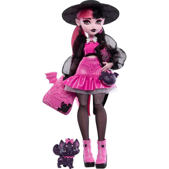 Monster High Draculaura Poupée Mannequin avec Compte d'Animaux Fabuleux et Accessoires Vêtue d'Un Haut Rose Lustré avec des Manches Bouffantes Noires Transparentes, une Jupe Rose à Motif Toile d'Araignée, des Bas Résille Noirs et des Bottes Roses. Elle Tient un Sac à Main Rose à Ailes de Chauve-Souris et un Livre de Sorts Magiques, Accompagnée d'Un Petit Animal Chauve-Souris Noir avec des accents Roses, Convient au Jeu Créatif pour Raconter des Histoires.